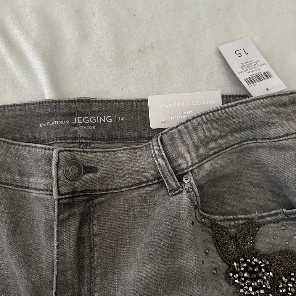 Women's Gray Jegging by Chico the Platinum slim tapered leg NWT